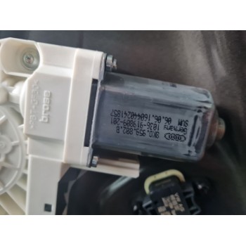 ELEVALUNAS DELANTERO DERECHO 4G0837462 