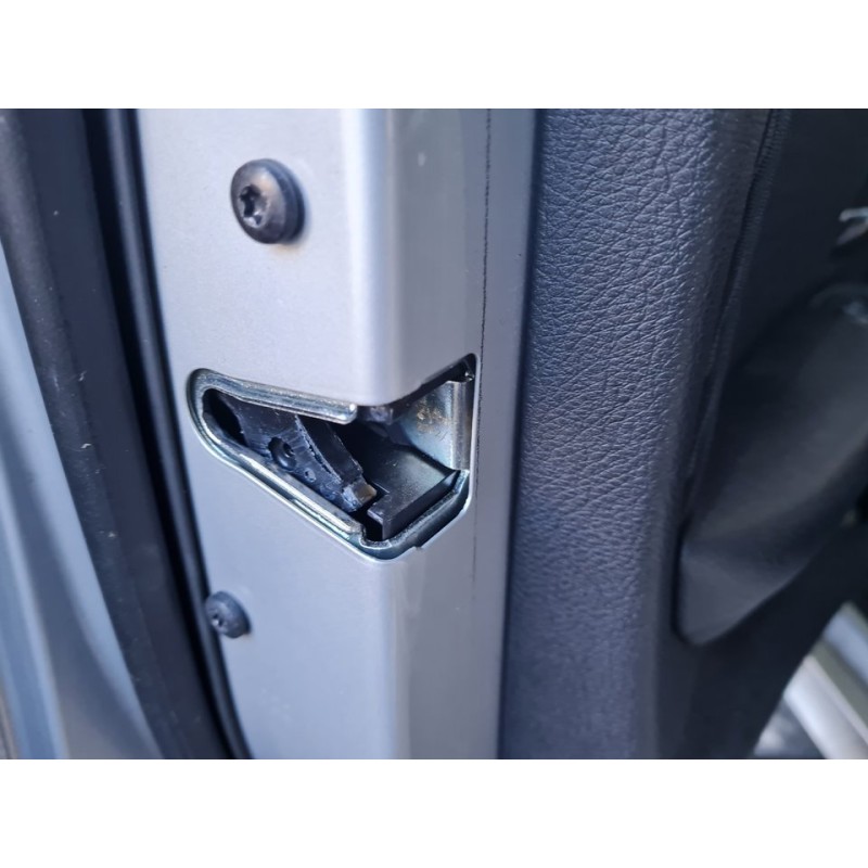 CERRADURA PUERTA DELANTERA IZQUIERDA 