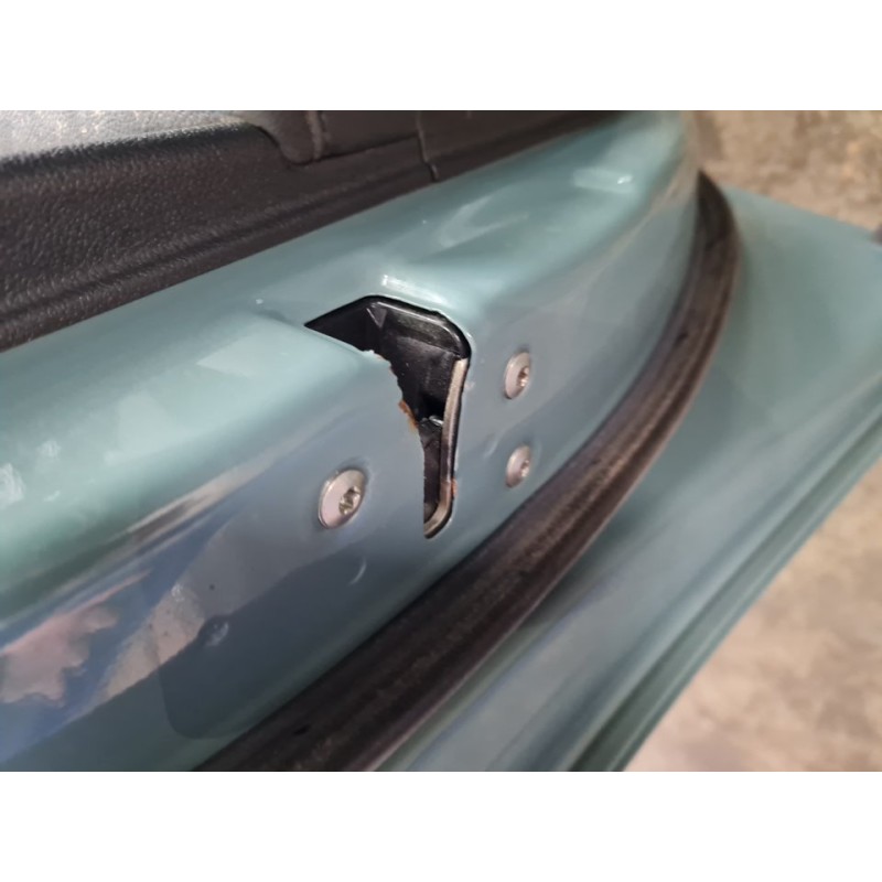CERRADURA PUERTA DELANTERA IZQUIERDA 