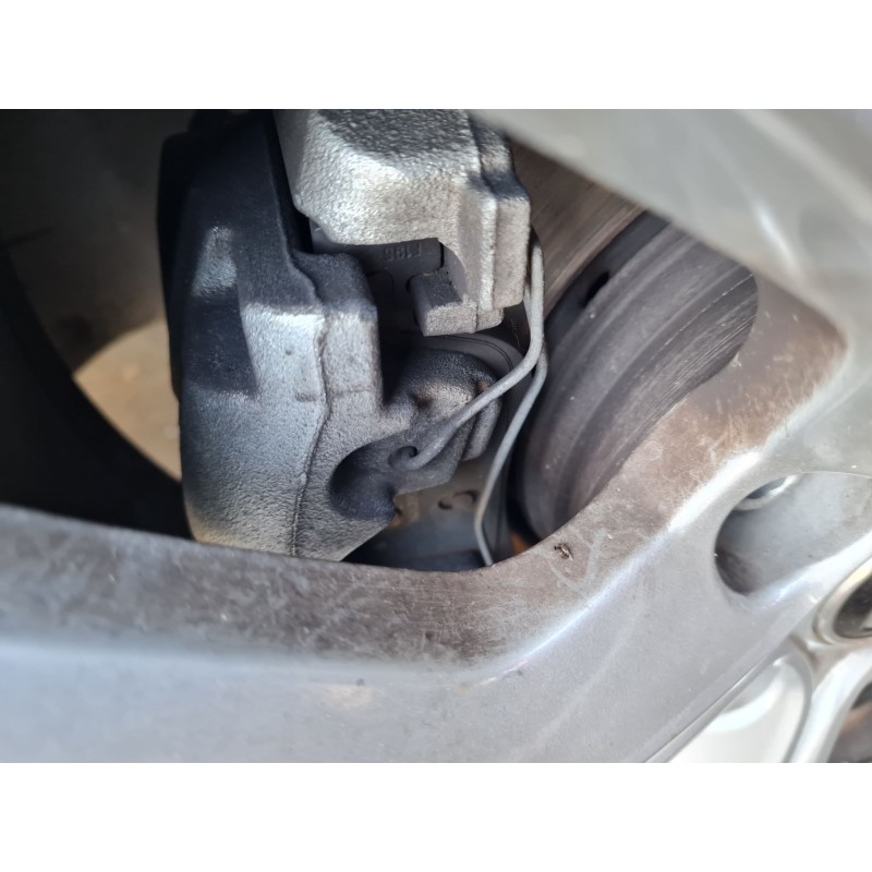 PINZA DE FRENO DELANTERA IZQUIERDA 