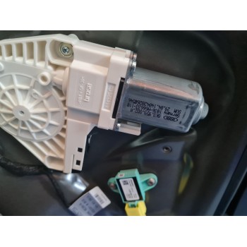 ELEVALUNAS DELANTERO DERECHO 8K0837462D 