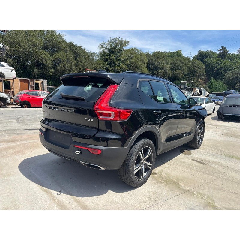 VOLVO XC40 (536)