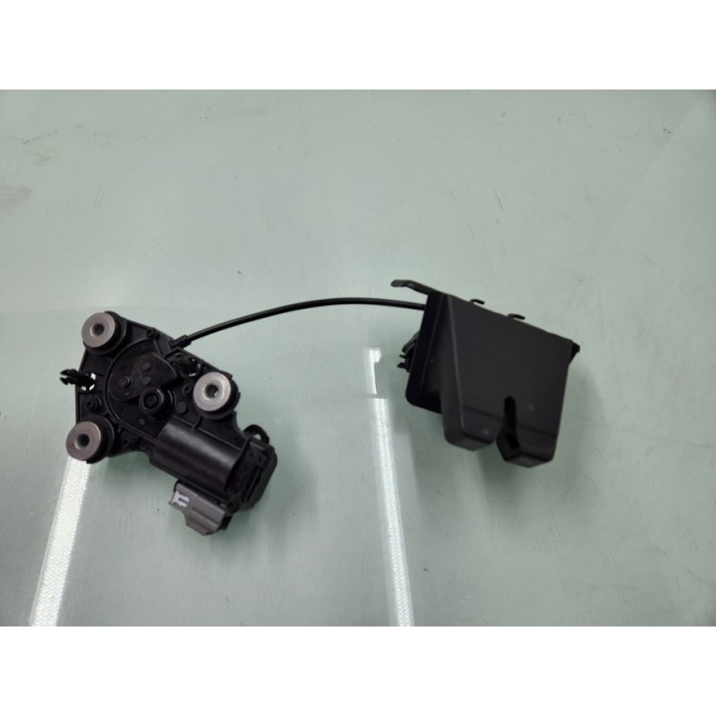 CERRADURA MALETERO / PORTON 31349975 