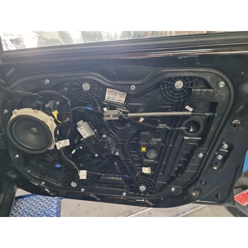 ELEVALUNAS DELANTERO DERECHO 82480G4090 