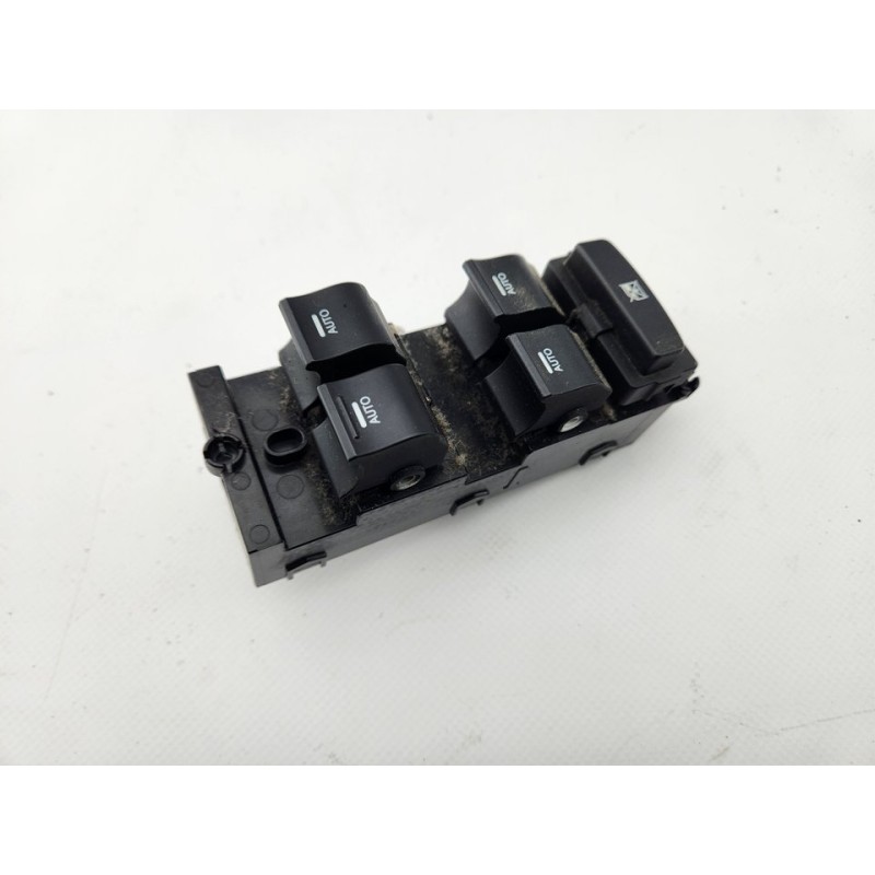MANDO ELEVALUNAS DELANTERO IZQUIERDO 935703Z000 