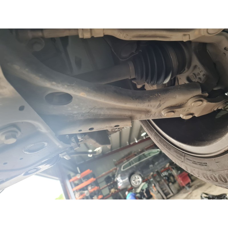 BRAZO SUSPENSION INFERIOR DELANTERO DERECHO 