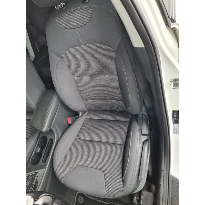 ASIENTO DELANTERO IZQUIERDO 