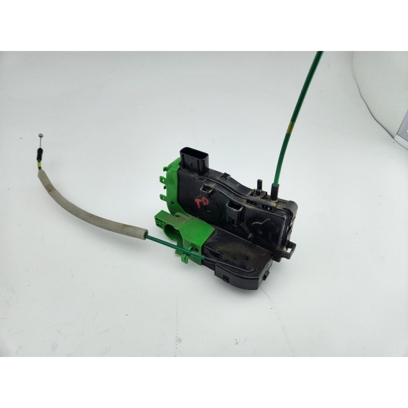 CERRADURA PUERTA TRASERA DERECHA 814203Z000 