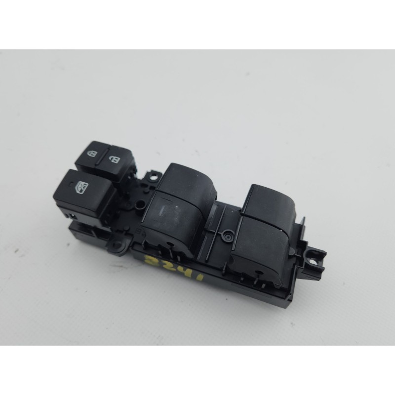 MANDO ELEVALUNAS DELANTERO IZQUIERDO 8404002550 