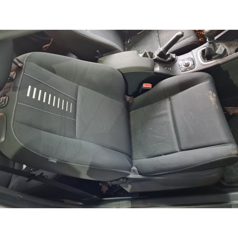 ASIENTO DELANTERO DERECHO 
