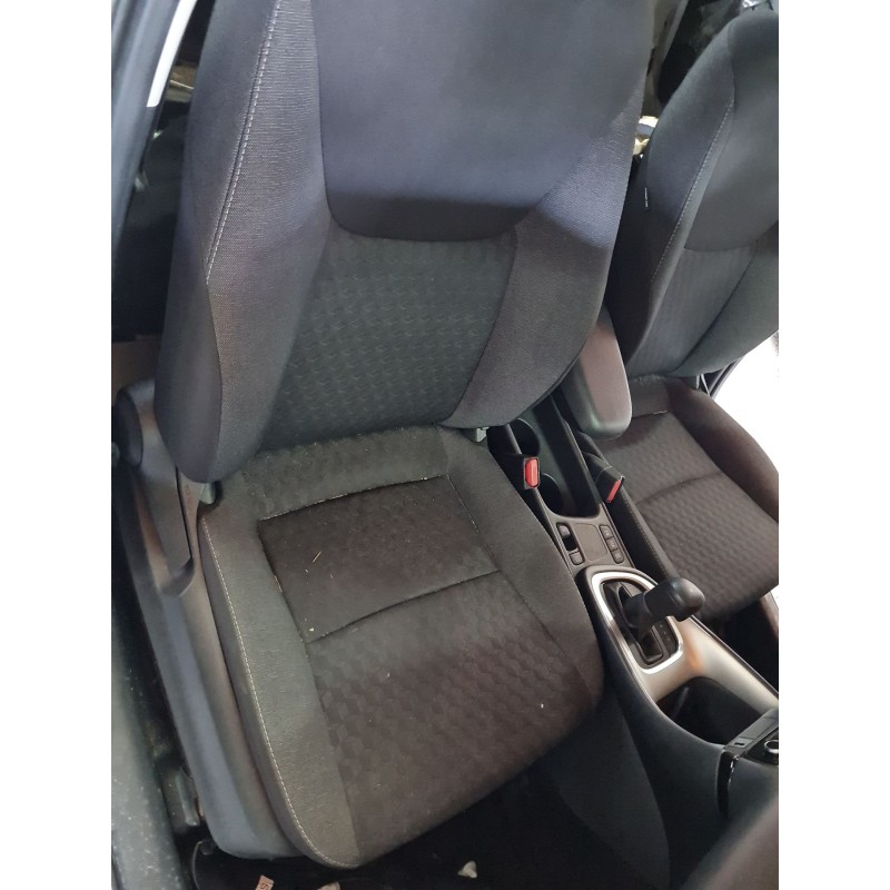 ASIENTO DELANTERO DERECHO 