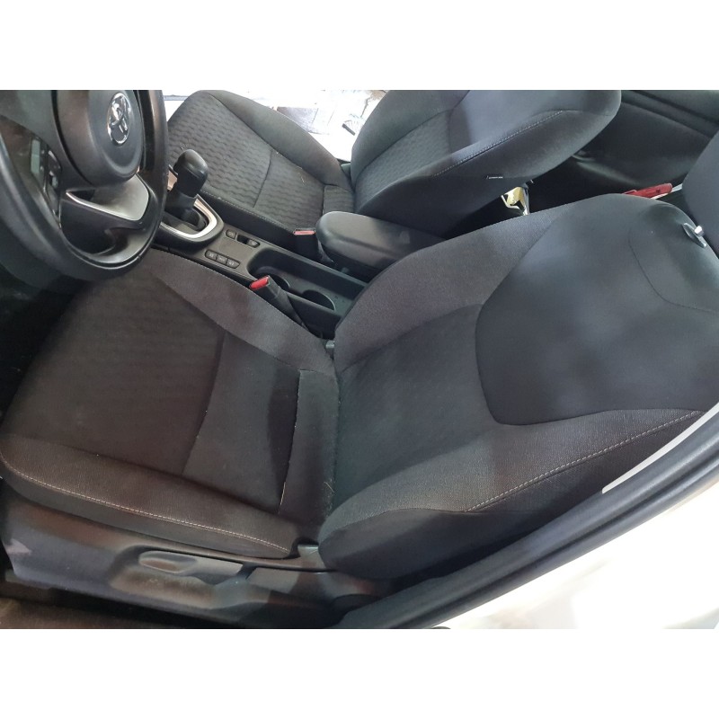 ASIENTO DELANTERO IZQUIERDO 