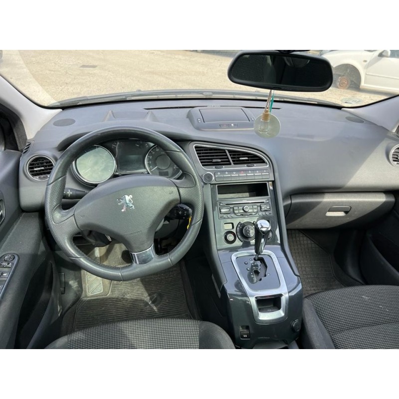 peugeot 5008 del año 2012