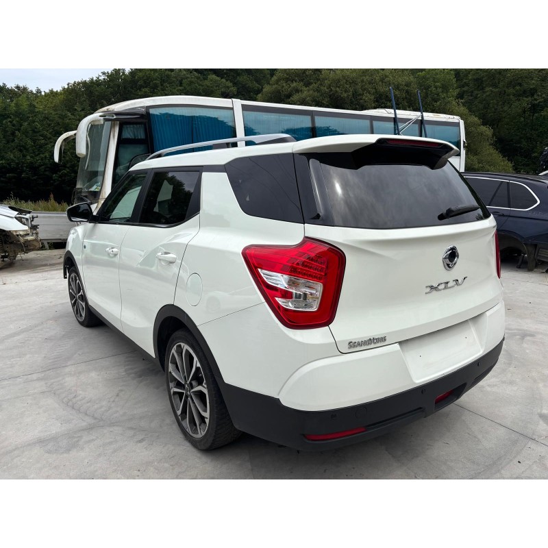 SSANGYONG XLV SUV