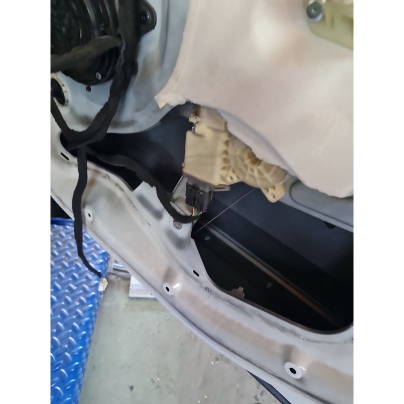 ELEVALUNAS DELANTERO DERECHO 9682808880 / 9222FF 