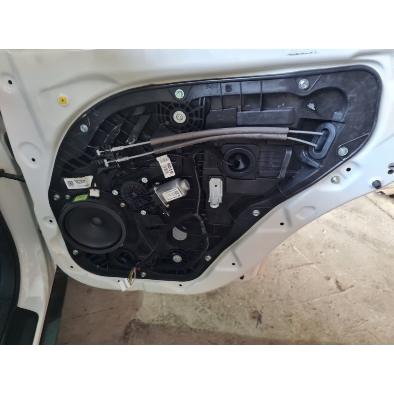 ELEVALUNAS TRASERO DERECHO 83480G5000 