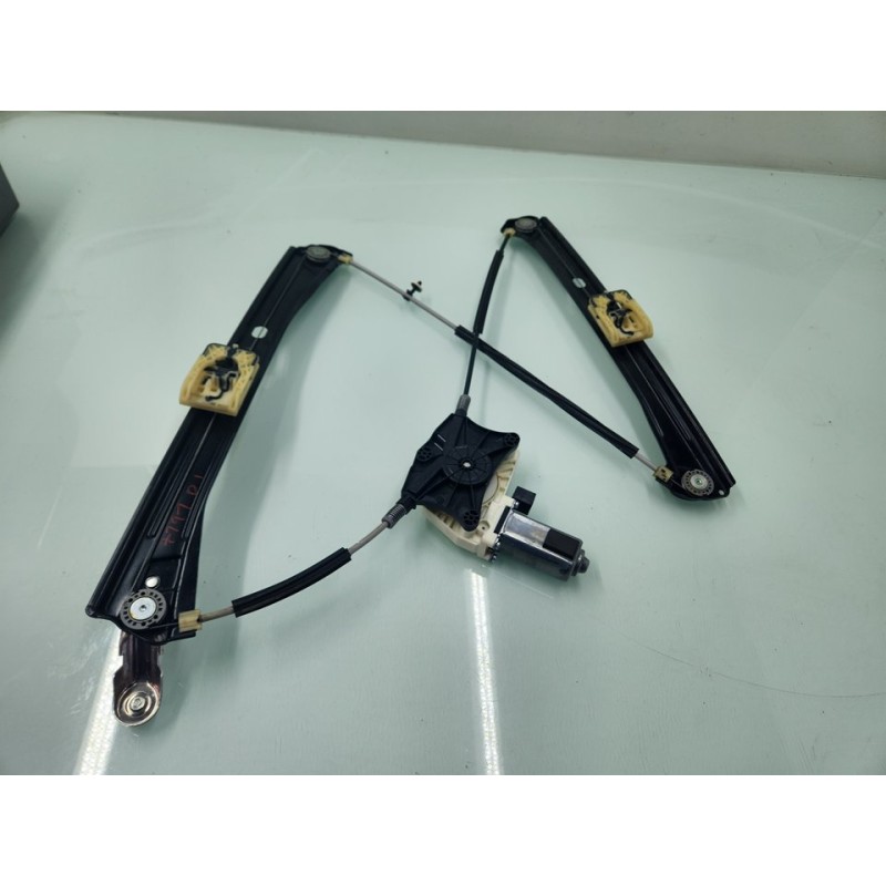 ELEVALUNAS DELANTERO IZQUIERDO 5NN837461 
