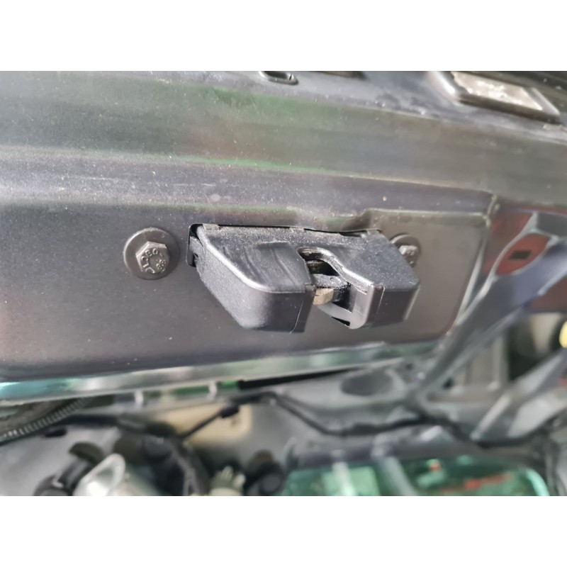 CERRADURA MALETERO / PORTON 