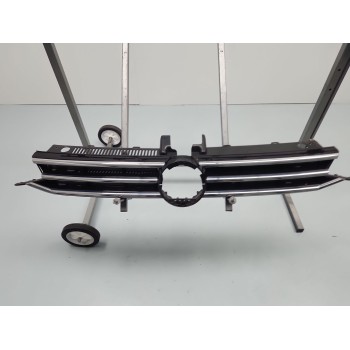REJILLA PARAGOLPES DELANTERO 5TA853651L / 5TA853651H / 5TA853653B 