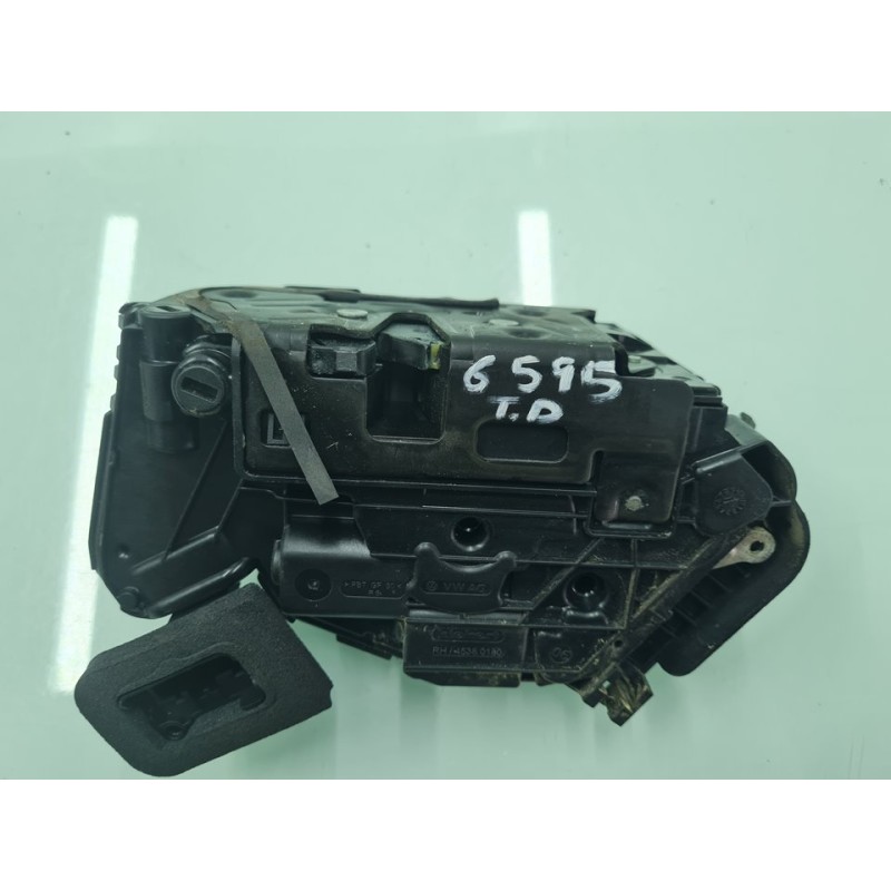 CERRADURA PUERTA TRASERA DERECHA 5TA839016L 
