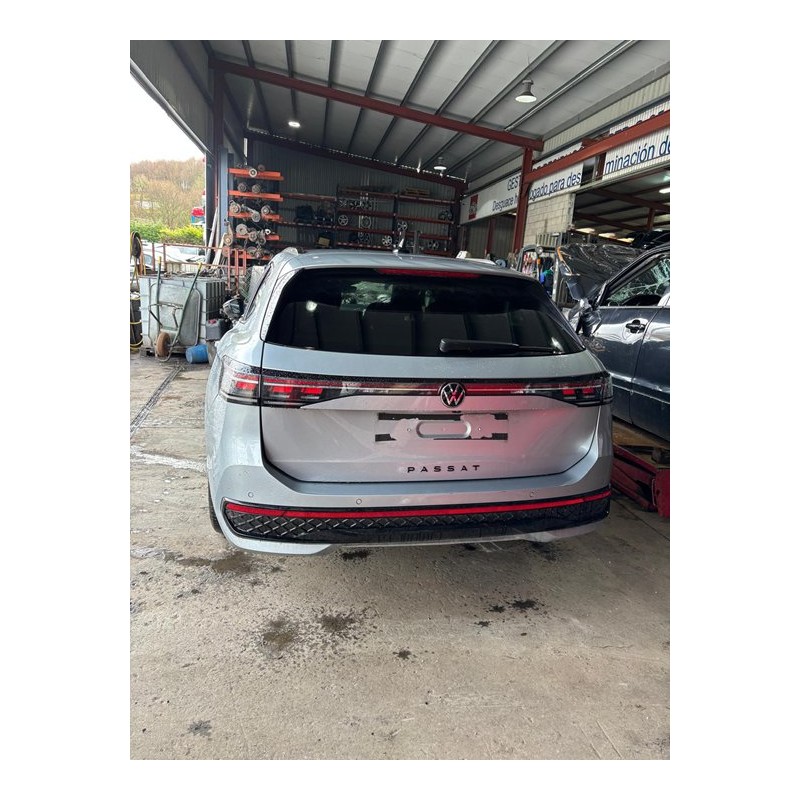 volkswagen passat variant (cj5) del año 2024