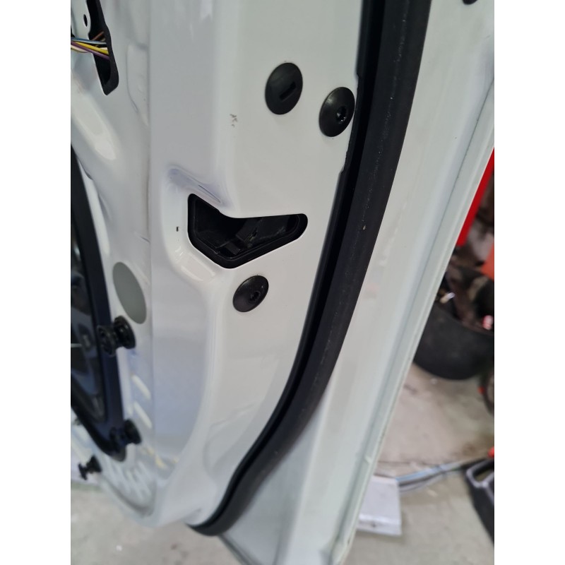 CERRADURA PUERTA DELANTERA DERECHA 5TB837016E 
