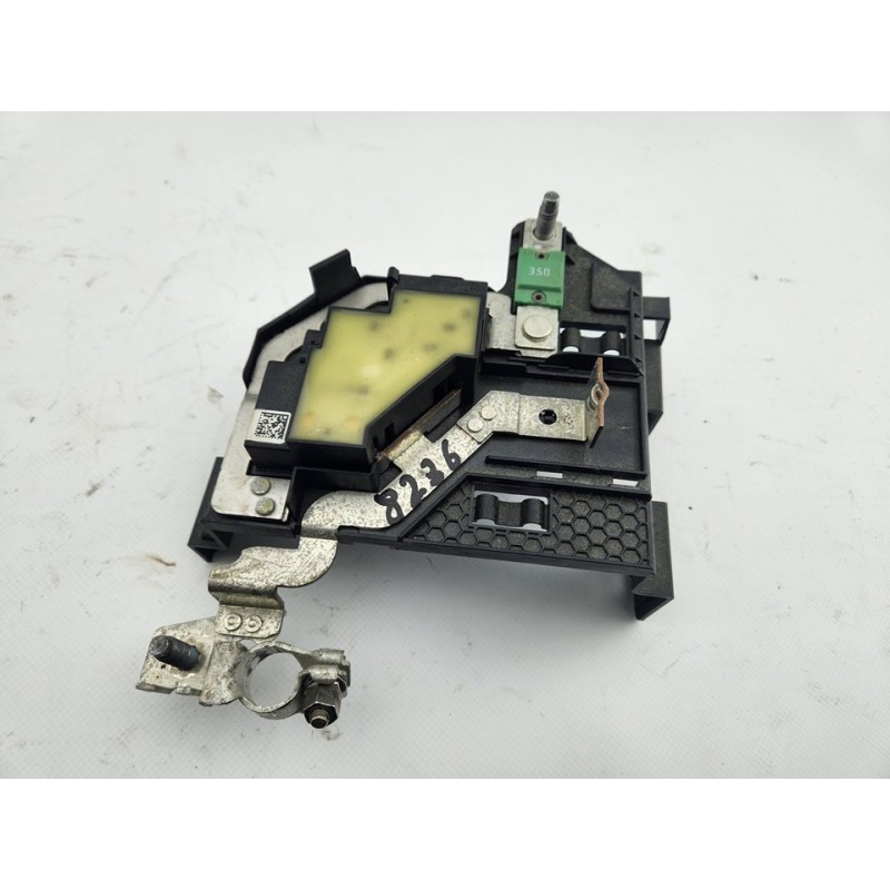 CAJA RELES / FUSIBLES 