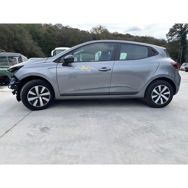 renault clio v del año 2023