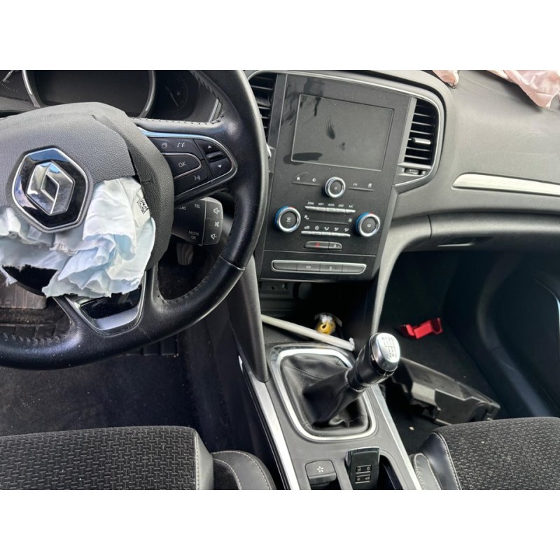 renault megane iv berlina 5p del año 2017