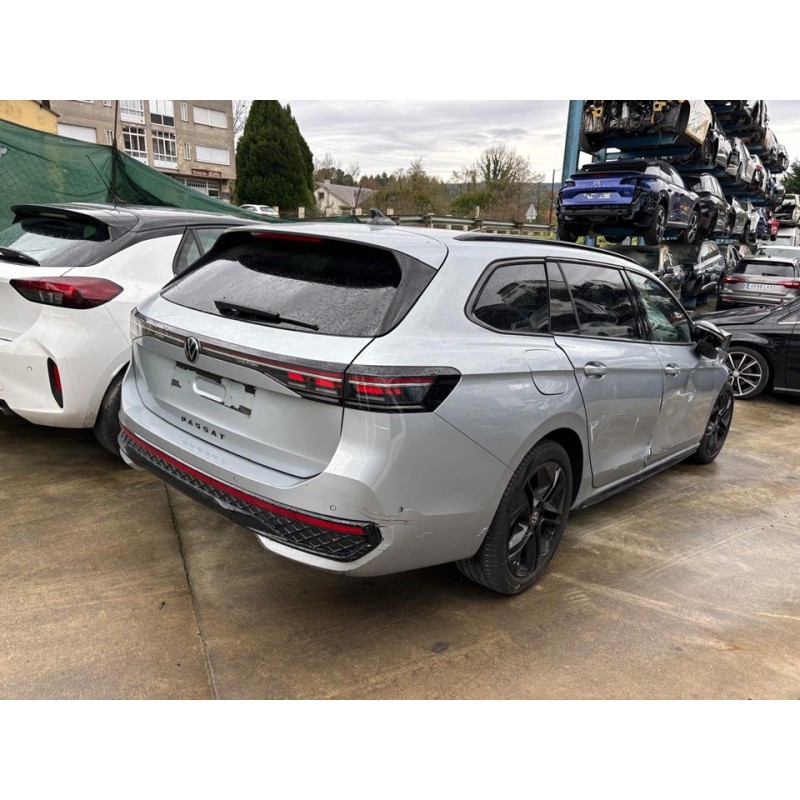 volkswagen passat variant (cj5) del año 2024