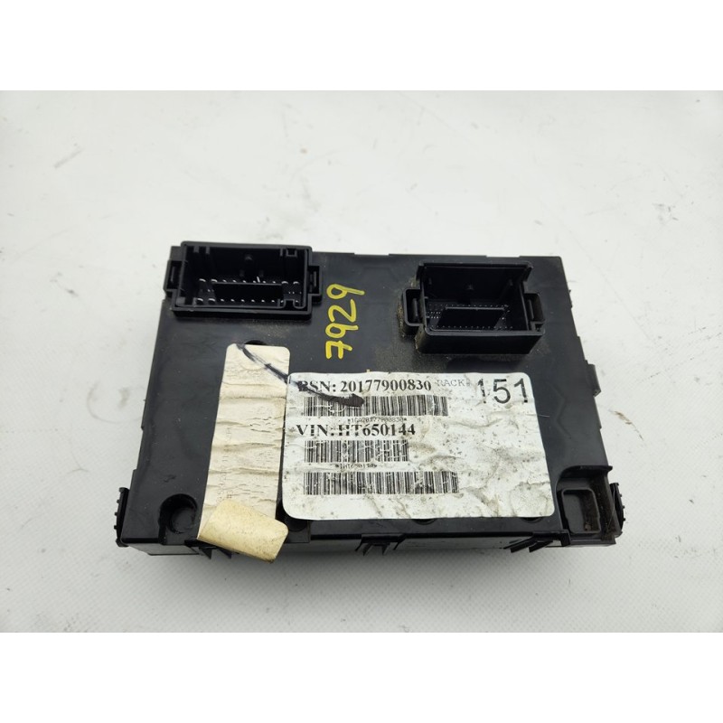 CAJA RELES / FUSIBLES 68262535AJ 