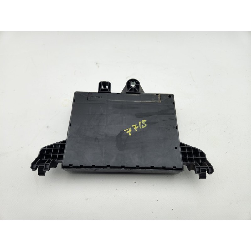 CAJA RELES / FUSIBLES 13343950 
