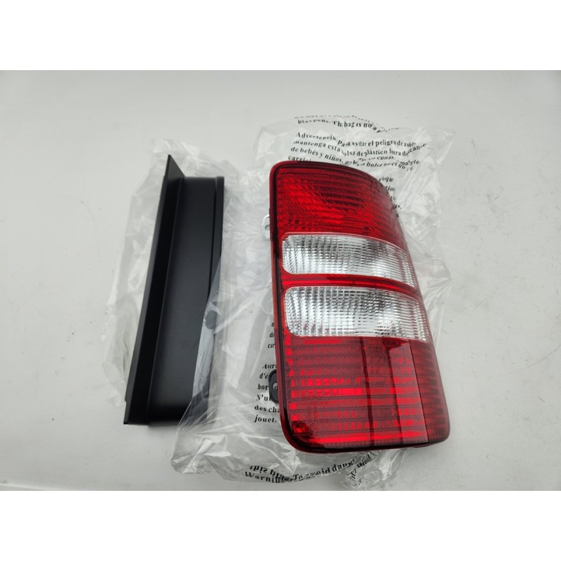 PILOTO TRASERO DERECHO 16917332 