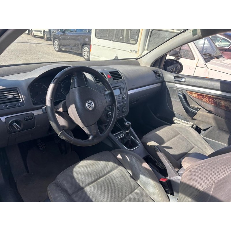 volkswagen golf v berlina (1k1) del año 2004