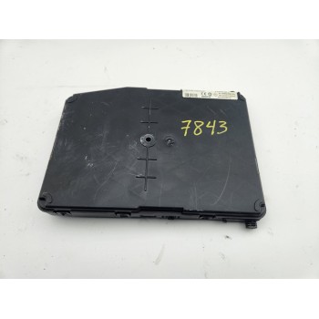 CAJA RELES / FUSIBLES 8200606826 