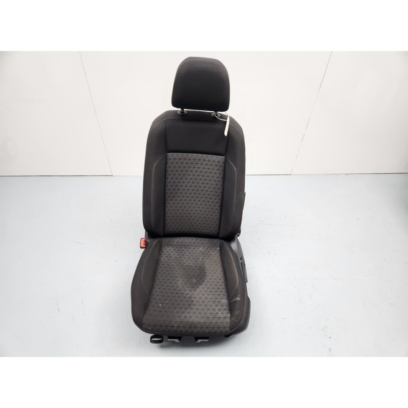 ASIENTO DELANTERO IZQUIERDO 
