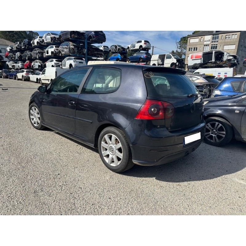 volkswagen golf v berlina (1k1) del año 2004