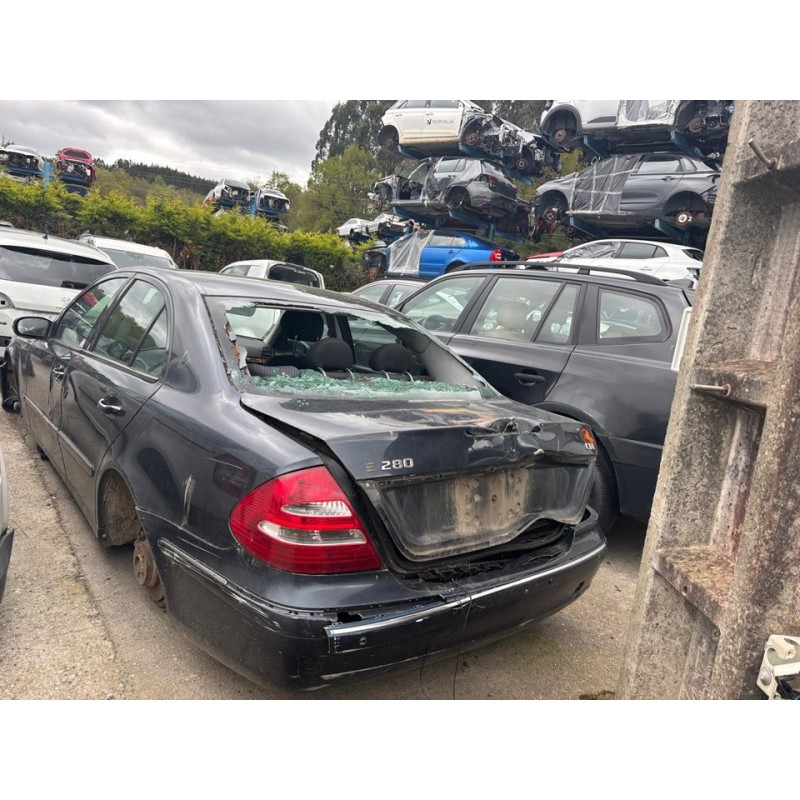 mercedes-benz clase e (w211) berlina del año 2006