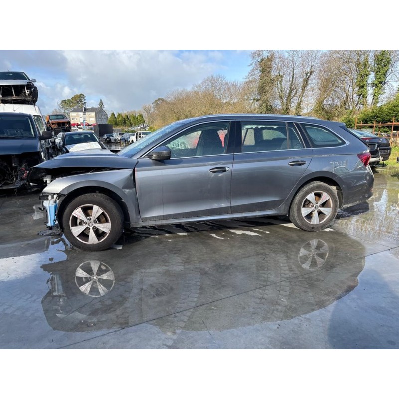 SKODA OCTAVIA COMBI (NX5)