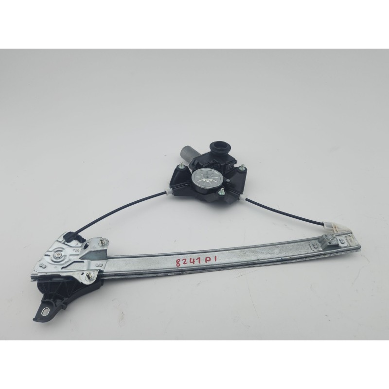 ELEVALUNAS DELANTERO IZQUIERDO 698200D590 