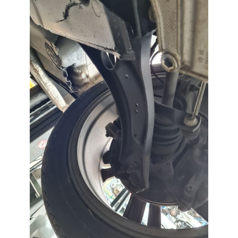 BRAZO SUSPENSION INFERIOR DELANTERO IZQUIERDO 