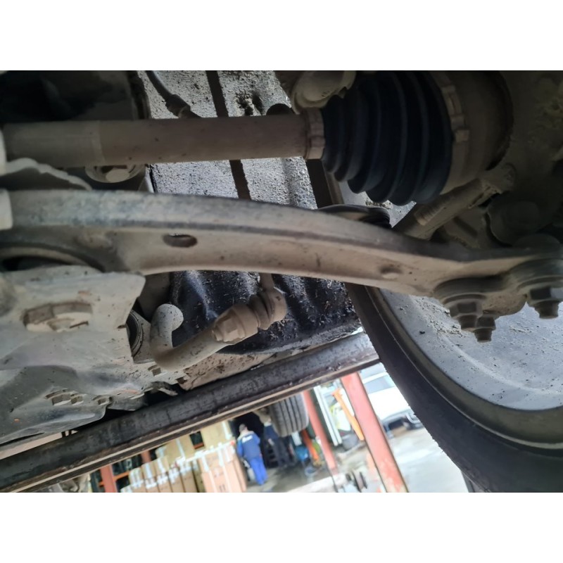 BRAZO SUSPENSION INFERIOR DELANTERO IZQUIERDO 