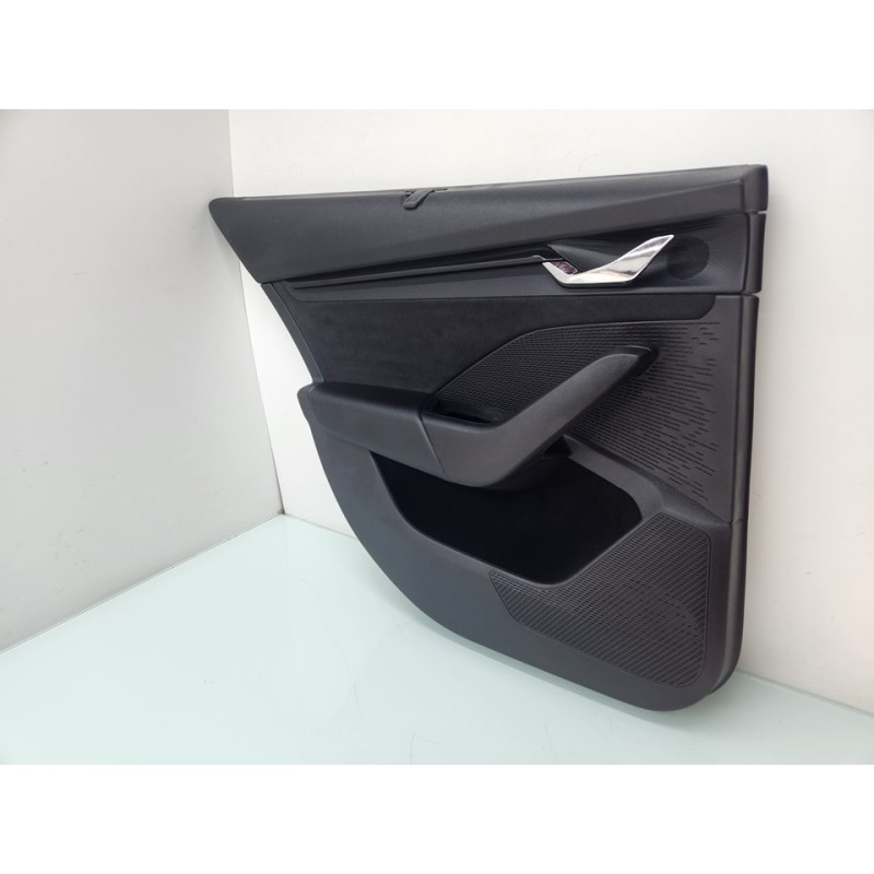 GUARNECIDO PUERTA TRASERA IZQUIERDA 5E7867023T 