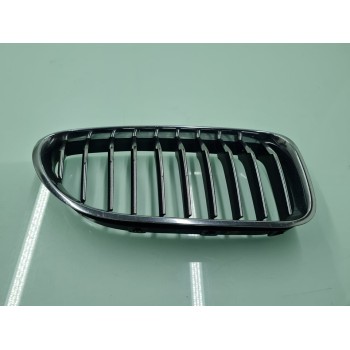 REJILLA PARAGOLPES DERECHA 51137212850 