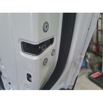 CERRADURA PUERTA TRASERA DERECHA 69050K0030 