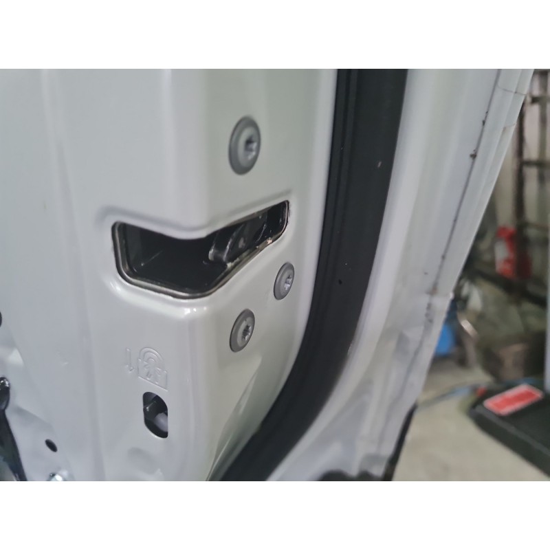 CERRADURA PUERTA TRASERA DERECHA 69050K0030 