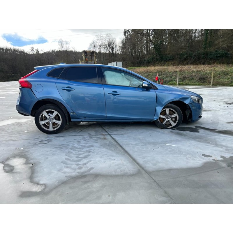 volvo v40 del año 2016