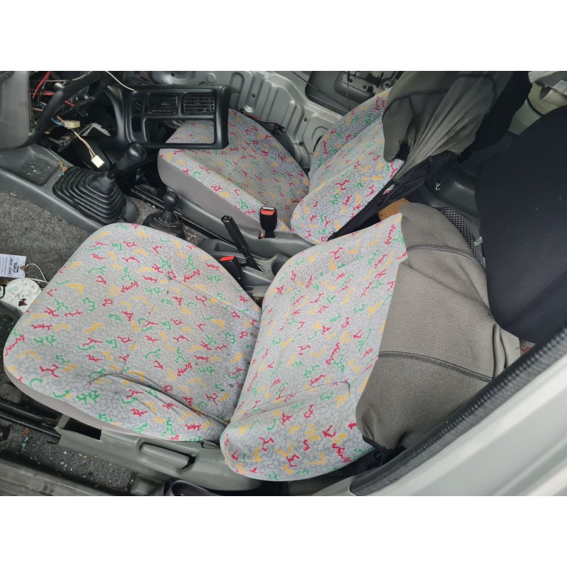 ASIENTO DELANTERO IZQUIERDO 