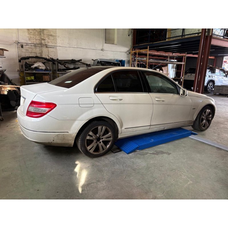 mercedes-benz clase c (w204) berlina del año 2010