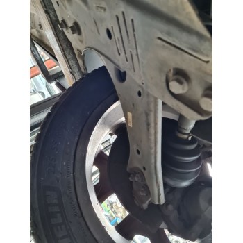 BRAZO SUSPENSION INFERIOR DELANTERO IZQUIERDO P68318011AC 